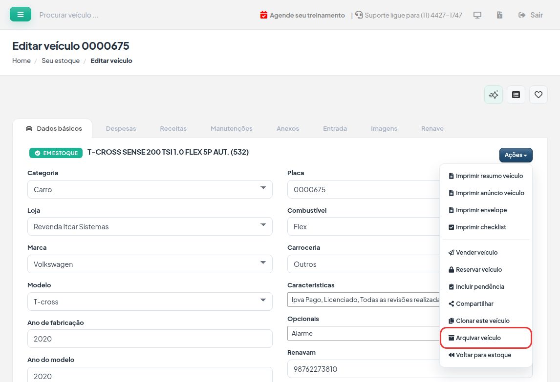 Ficha do veículo com o menu Ações aberto e a opção Arquivar veículo destacada.